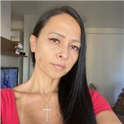 Dedicada e paciente para que o aluno estude e aprenda da melhor forma